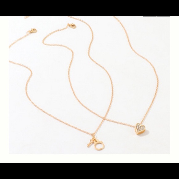 💕3 For $30 Stacy Sparkle Heart Necklace - Picture 3 of 3